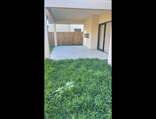 3 BEDROOM TOWNHOUSE FOR SALE IN PALM LAKES ESTATE